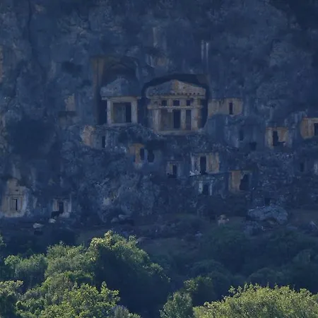 بنغلات كاباك أفالون بيت خشبي فاراليا
