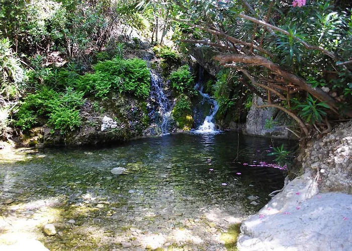 Kabak Avalon Lodge *