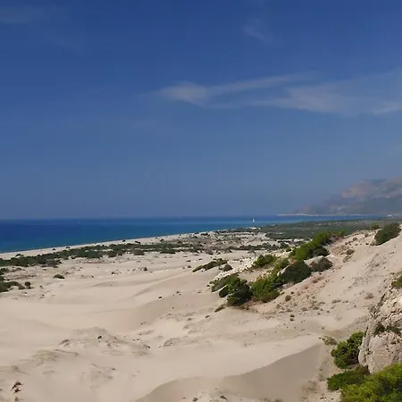 אכסניה Kabak Avalon פאראליה